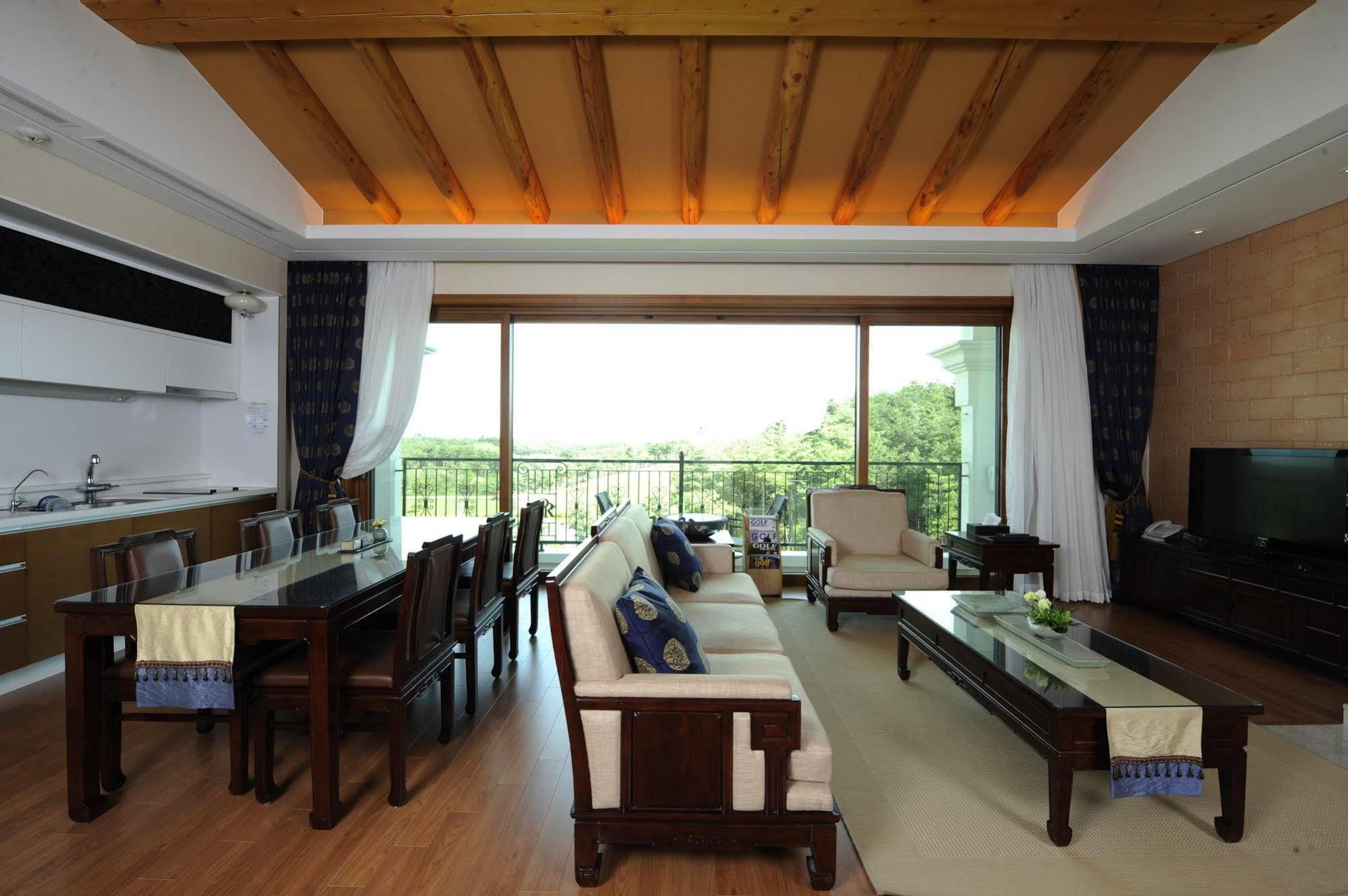 Hotel Pineridge Sokcho Exterior foto