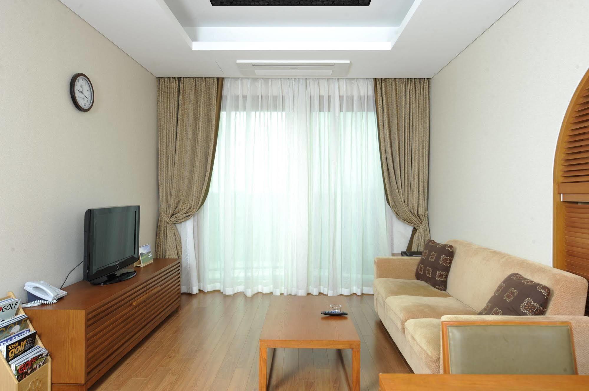 Hotel Pineridge Sokcho Exterior foto
