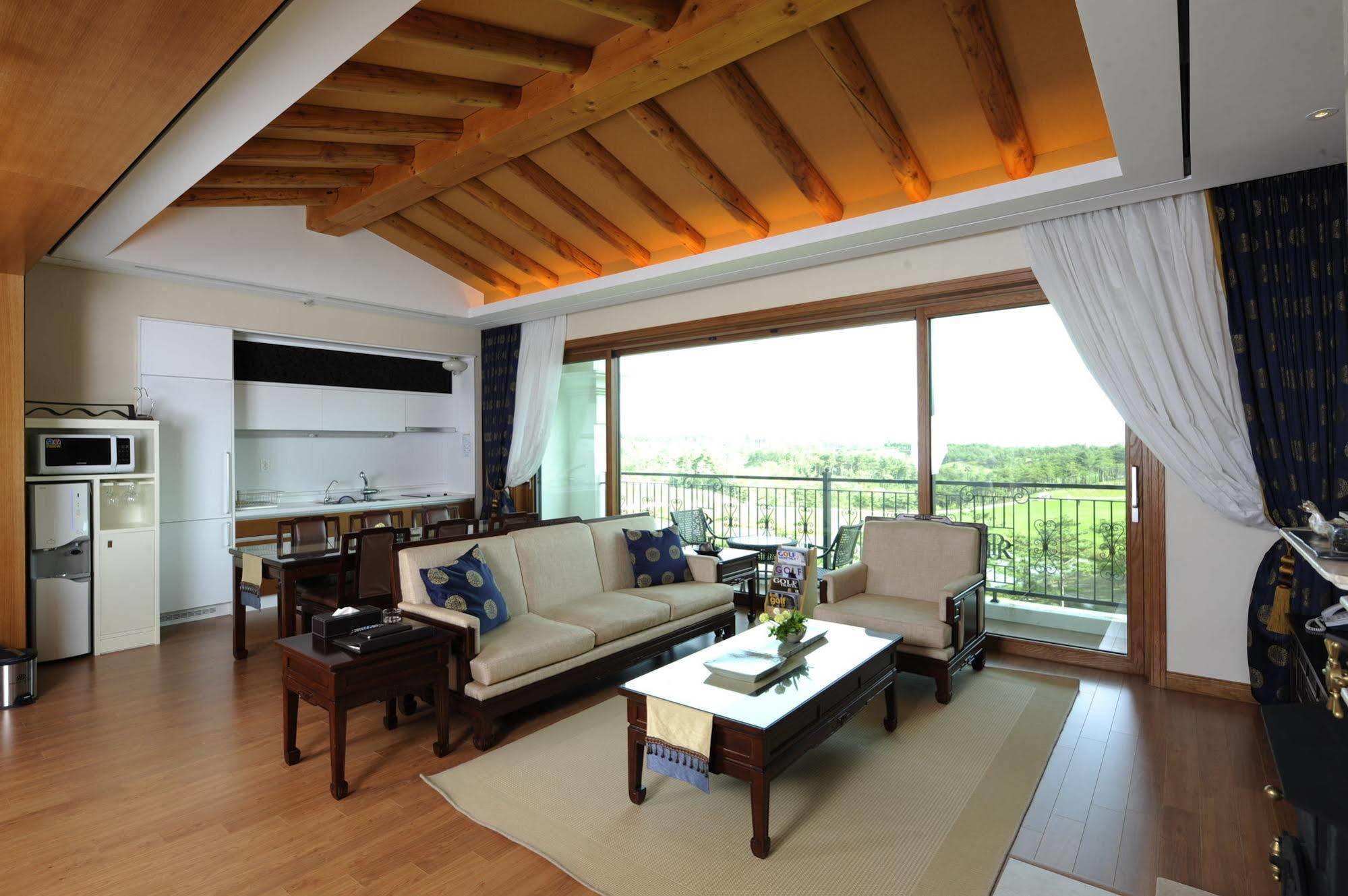 Hotel Pineridge Sokcho Exterior foto